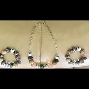 🤎🤎🤎 Beautiful Gold,Silver, Brown Necklace 🤎💛